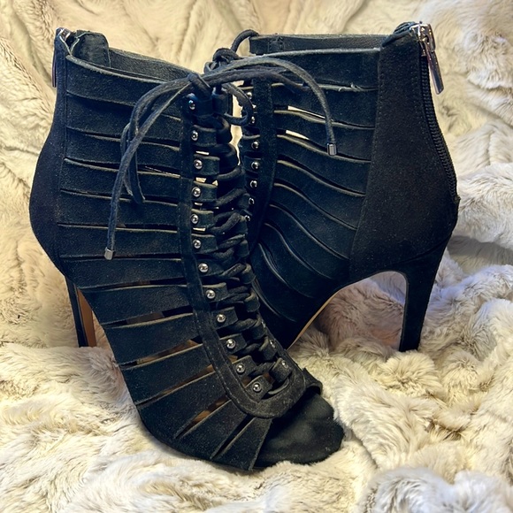 Vince Camuto laced black suede high heels size 5.5 US - Picture 1 of 5
